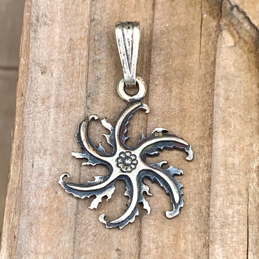 Swirl Silver Pendant